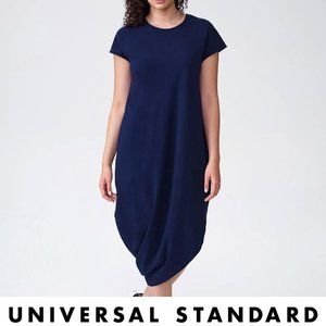 Iconic Geneva Dress in Navy (M)